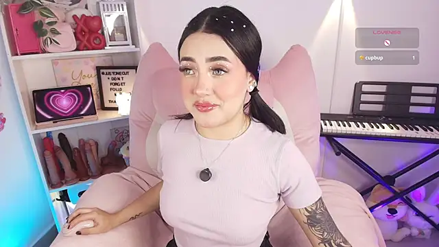 justonecute online show from March 21, 2026, 12:15 am