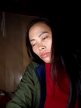 CoMay003 online show from November 24, 2025, 2:39 pm