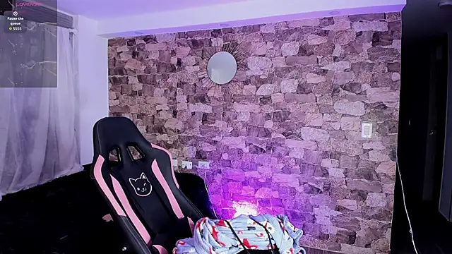 samiacooper25 online show from February 13, 2026, 4:52 am