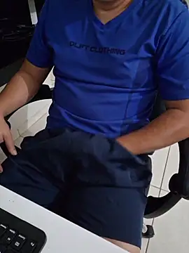 Snapshot of Carloskasado chatting on November 3, 2025, 11:55 am Carloskasado online show from November 3, 2025, 11:55 am