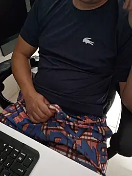 Snapshot of Carloskasado chatting on November 5, 2025, 11:21 am Carloskasado online show from November 5, 2025, 11:21 am