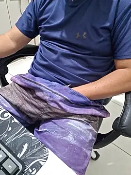 Snapshot of Carloskasado chatting on March 7, 2026, 3:36 am Carloskasado online show from March 7, 2026, 3:36 am