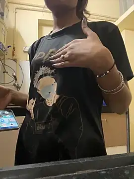 Snapshot of tanisha-2005 chatting on September 14, 2025, 5:01 pm tanisha-2005 online show from September 14, 2025, 5:01 pm