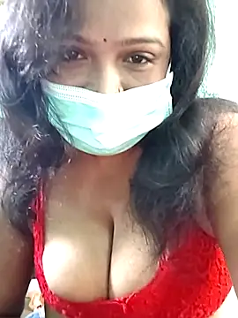 misspriya03 online show from October 15, 2025, 8:14 am