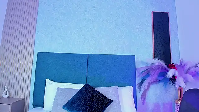 Laura Ivy online show from March 27, 2026, 1:00 pm