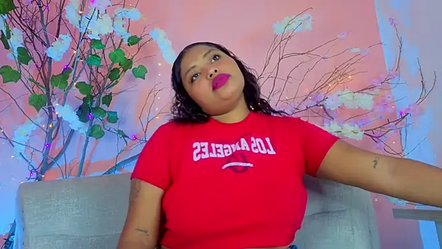 Cristal hott1 online show from February 19, 2026, 6:37 pm