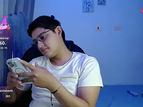 yesitwink  online show from March 25, 2026, 2:17 am