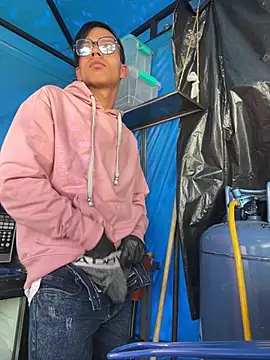 diegoand0911 online show from April 2, 2026, 3:42 pm