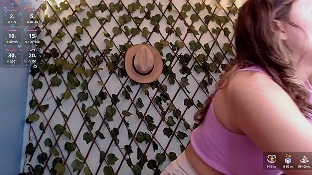 Snapshot of Courrtneyy chatting on September 8, 2025, 7:46 pm Courrtneyy online show from September 8, 2025, 7:46 pm