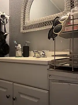 goddessmissmia online show from September 30, 2025, 4:34 pm