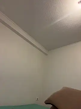 princesaliay online show from March 26, 2026, 10:54 am