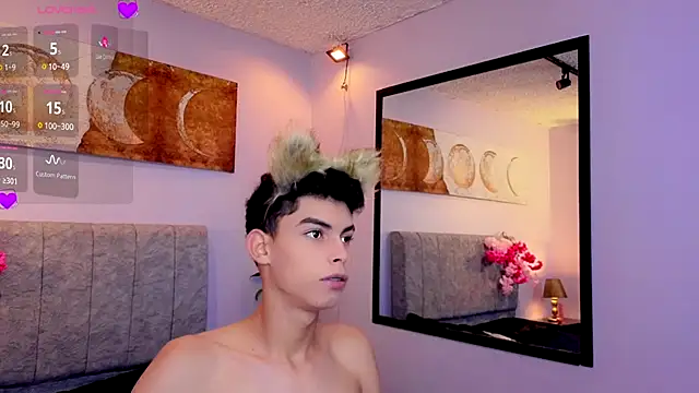 Room 69x online show from September 23, 2025, 11:46 am