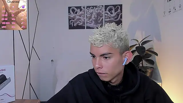 Room 69x online show from December 16, 2025, 2:27 am