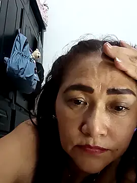 linda luna29 online show from September 28, 2025, 3:12 am