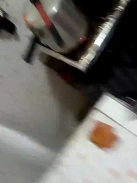 linda luna29 online show from October 25, 2025, 3:51 pm