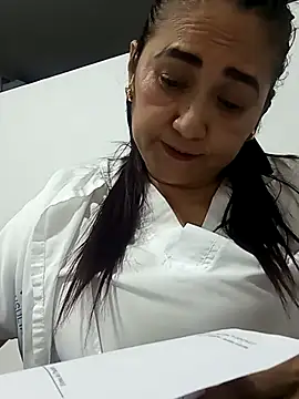 linda luna29 online show from November 13, 2025, 11:25 pm