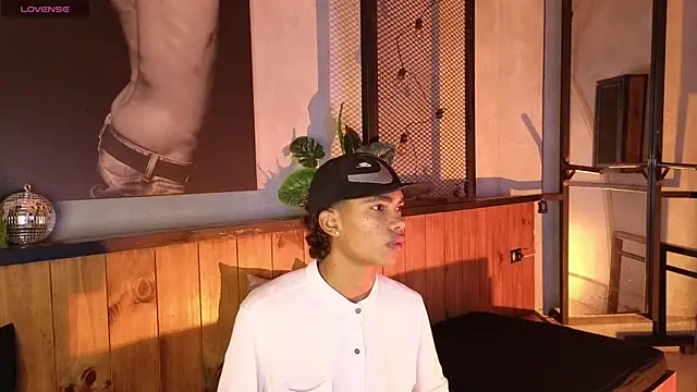 AlanCutee online show from April 4, 2026, 12:57 pm