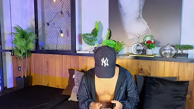 AlanCutee online show from May 16, 2026, 12:15 pm