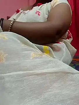 Cute-Swewty online show from April 12, 2026, 2:33 pm