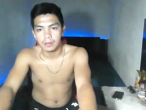 Hunky paul online show from April 17, 2026, 7:11 am