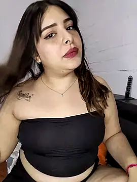 Snapshot of Nahomy_cm chatting on September 18, 2025, 10:01 pm Nahomy cm online show from September 18, 2025, 10:01 pm