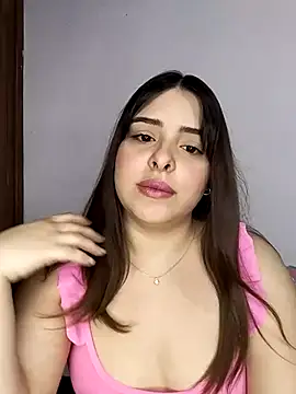 Snapshot of Nahomy_cm chatting on September 29, 2025, 11:42 pm Nahomy cm online show from September 29, 2025, 11:42 pm