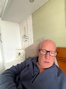 philefc online show from November 28, 2025, 9:34 am