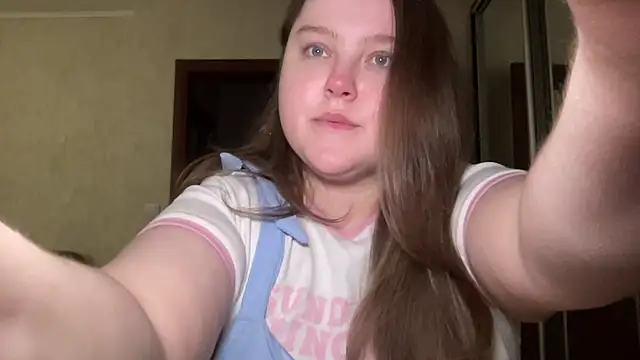 Snapshot of Alice898 chatting on October 2, 2025, 2:35 pm Alice898 online show from October 2, 2025, 2:35 pm