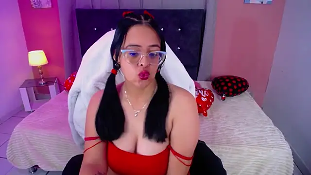 Sofia leving online show from September 24, 2025, 1:53 am