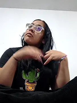 Sofia leving online show from September 26, 2025, 2:04 am