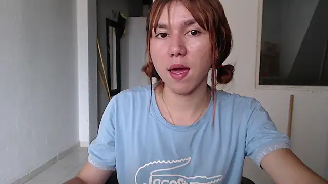 Snapshot of Dolly_Peach_ chatting on September 18, 2025, 6:32 pm Dolly Peach online show from September 18, 2025, 6:32 pm