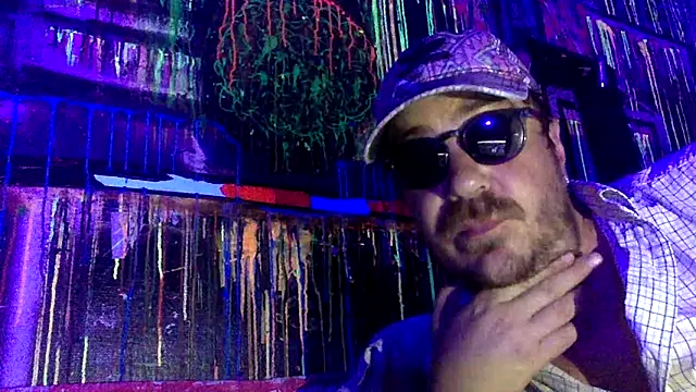 3615-ULLA online show from April 18, 2026, 8:31 pm