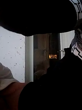 Snapshot of handsome8inchh chatting on April 6, 2026, 2:53 am handsome8inchh online show from April 6, 2026, 2:53 am