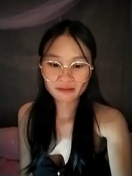 saronla 03 online show from October 28, 2025, 7:34 am