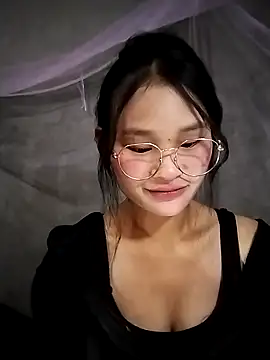 saronla 03 online show from December 2, 2025, 6:47 pm