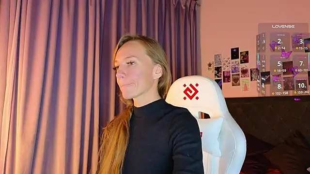 Jesica mooon online show from September 26, 2025, 1:31 am