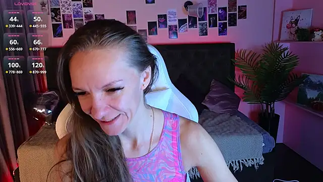 Jesica mooon online show from January 17, 2026, 1:32 am