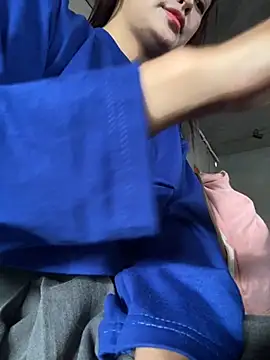   BabyShowPublic   online show from November 3, 2025, 8:04 am