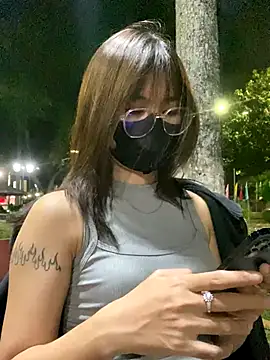   BabyShowPublic   online show from November 11, 2025, 4:18 pm