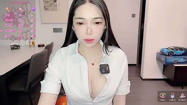 Scarlett-bb online show from October 13, 2025, 8:31 pm