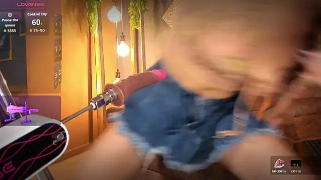 RACHELRUIZ online show from October 30, 2025, 3:13 pm