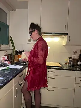 Nadja Noir online show from November 26, 2025, 8:43 pm