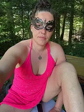 Snapshot of Nadja_Noir chatting on May 24, 2026, 11:15 am Nadja Noir online show from May 24, 2026, 11:15 am