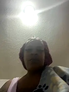 Snapshot of juicy92 chatting on October 16, 2025, 12:44 am juicy92 online show from October 16, 2025, 12:44 am