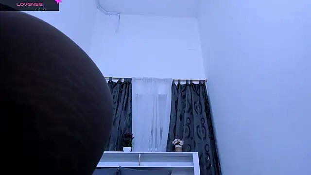 Mistt Mia online show from February 6, 2026, 5:49 pm