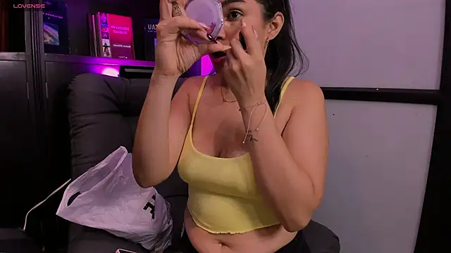 SamaraAnders  online show from November 23, 2025, 4:23 am