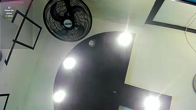 SamaraAnders  online show from April 16, 2026, 4:46 am