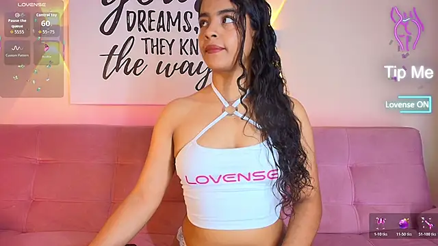 SunnyGilmoree online show from November 19, 2025, 8:09 pm