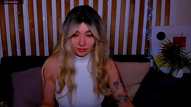 Emily Tylerr online show from February 25, 2026, 12:42 am