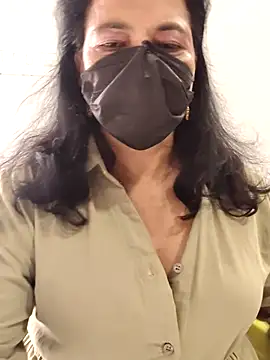 mallu-lover online show from April 13, 2026, 11:59 am